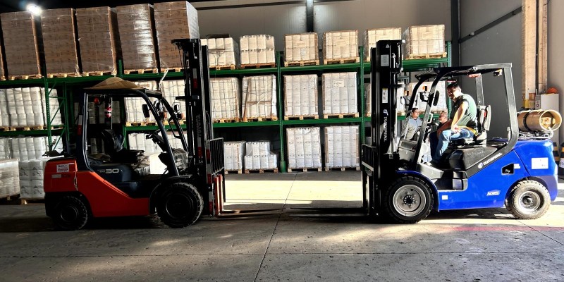 A Importância da Empilhadeira no Agronegócio: Eficiência e Produtividade no Campo